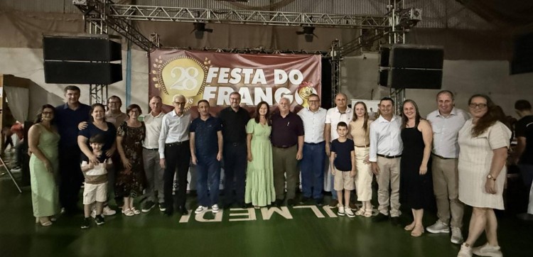 Doze avicultores gaúchos são reconhecidos na Festa do Frango