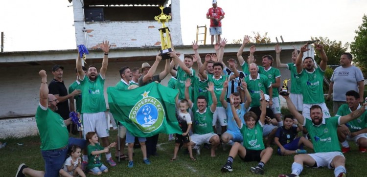 Finalizado campeonato de futebol de campo em Erval Grande