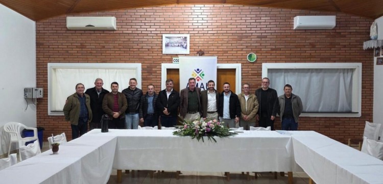 Benjamin Constant do Sul sedia pela 1ª vez uma reunião da AMAU