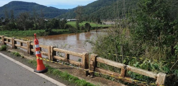RS tem 85 municípios com danos após temporal, aponta Defesa Civil