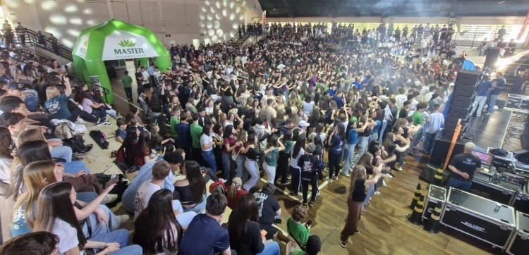 Universo URI recebeu mais de dois mil alunos de Ensino Médio