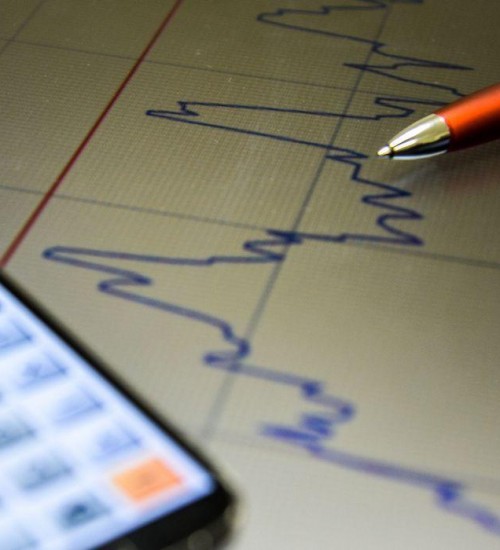 FMI prevê queda de 5,3% da economia brasileira este ano.