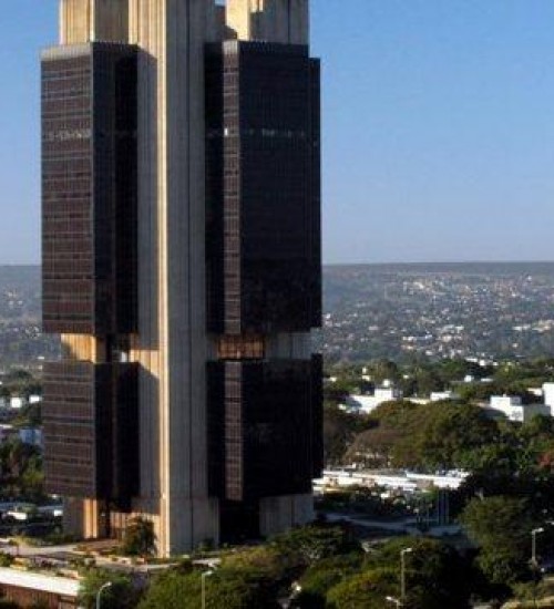 Juiz proíbe bancos de aumentarem taxa de juros durante pandemia.