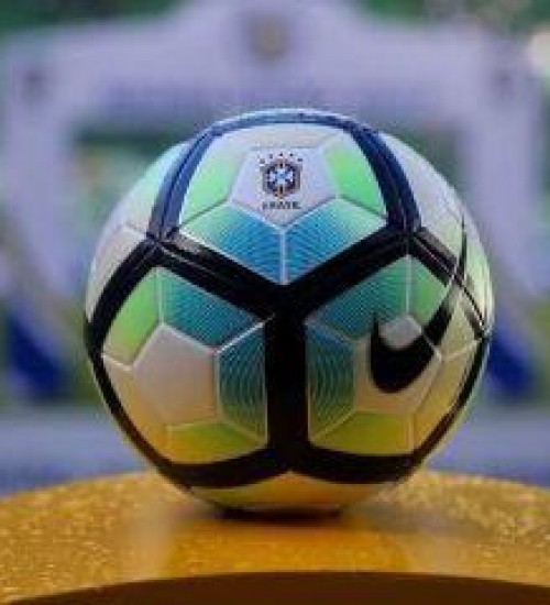 Futebol brasileiro pode voltar no final de junho, afirma CBF.