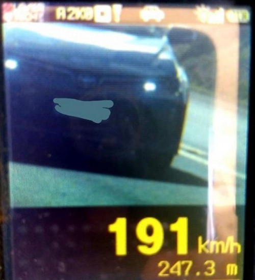 Veículo é flagrado a mais de 190km/hr na ERS-153 em Passo Fundo.