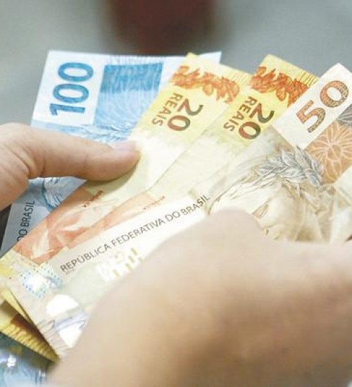 Bolsonaro sanciona lei do salário-mínimo 2020.