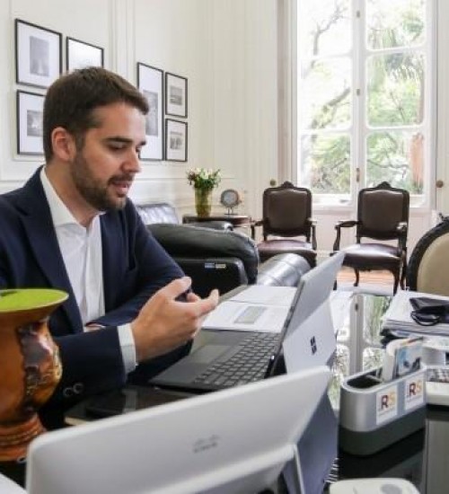 Governo do RS publica portaria para reabertura de escolas.