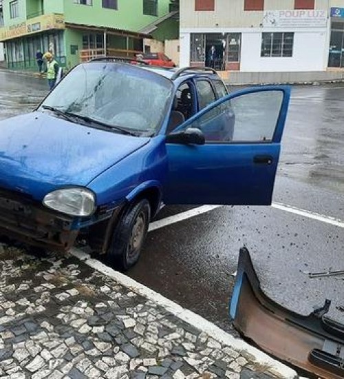 Homem fica gravemente ferido em acidente no Centro de Seara (SC).