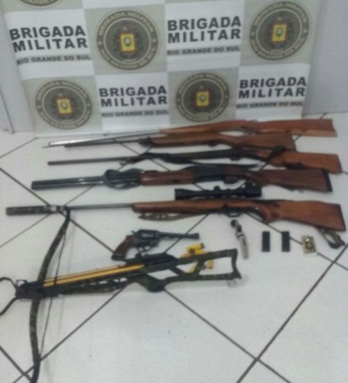 Policia Civil e Militar apreendem armas e munições em Erval Grande.