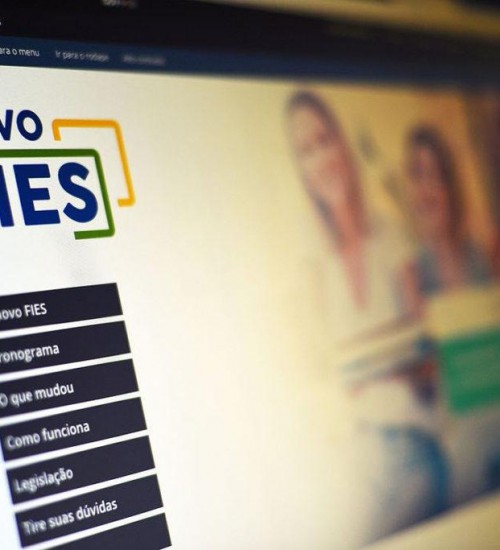 Estudantes podem se inscrever no Fies a partir de hoje.