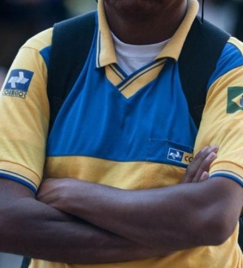 TST determina fim da greve dos Correios.