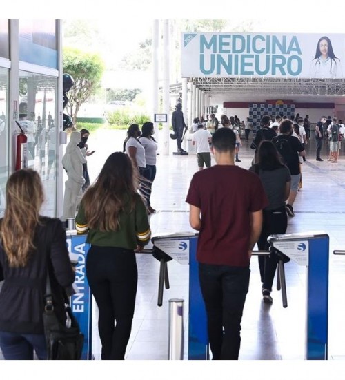 Enem será reaplicado nos dias 9 e 16 de janeiro.