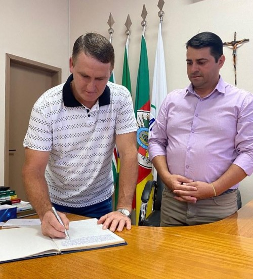 Vice-prefeito assume executivo de Erval Grande.