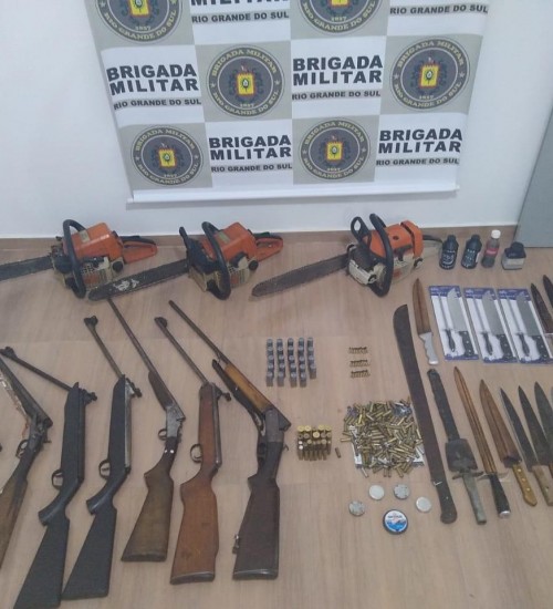 BM prende homem com grande quantidade de armas em Erval Grande.