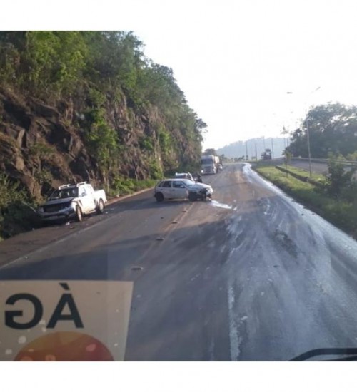 Duas pessoas ficam feridas após acidente no Goio-Ên.