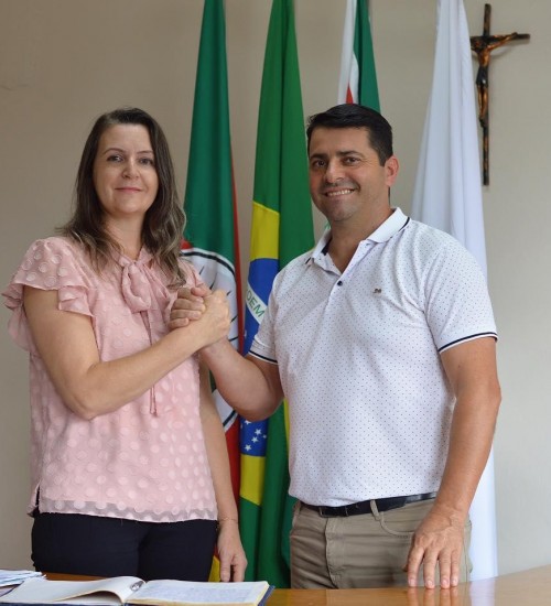 Prefeita em Exercício de Erval Grande é uma mulher.