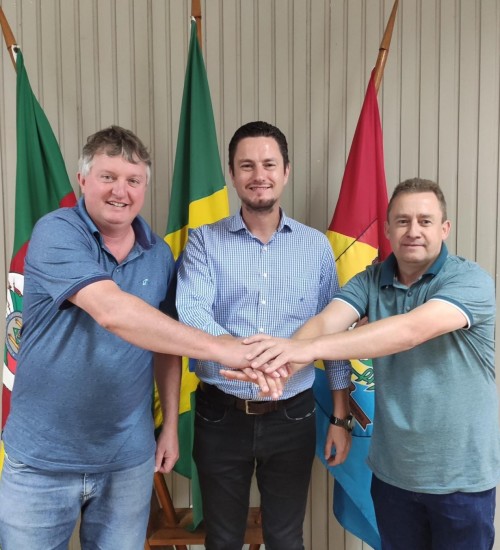 Prefeito de Barra do Rio Azul é eleito Presidente da AMAU.