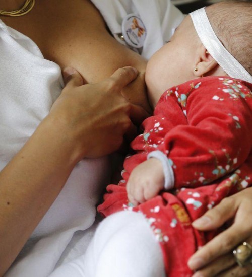 INSS analisa milhares de pedidos de salário-maternidade parados.