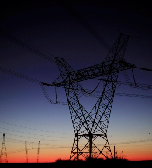Apagão nacional deixa vários estados e DF sem energia elétrica.