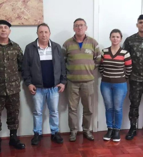 Itatiba do Sul recebe visita do posto de recrutamento do exército.
