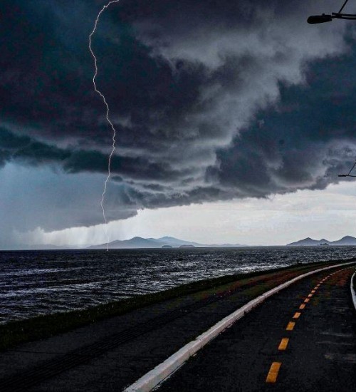 Temporais retornam ao Sul do Brasil.