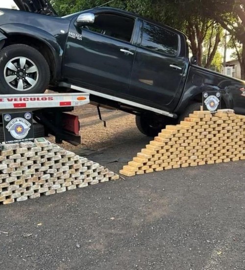 Agente da PRF é preso com 326 tijolos de cocaína e crack.