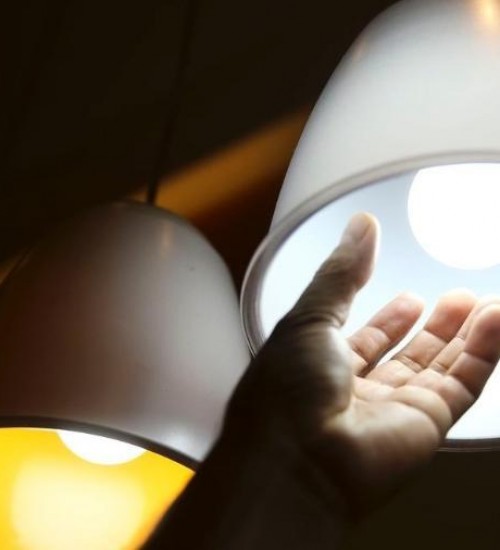 Quase 7 mil pontos ainda sem luz uma semana após o temporal no RS.