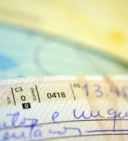 Uso de cheques no Brasil cai 95% desde 1995.