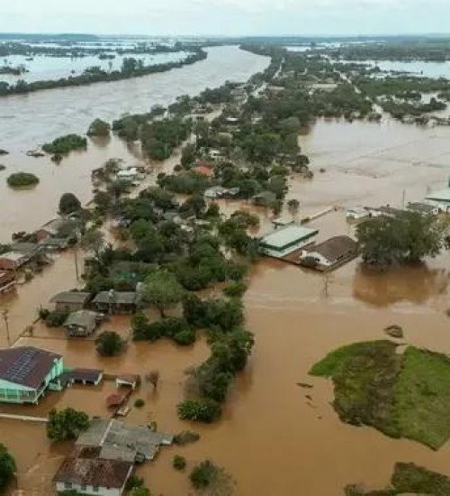 Cerca de 300 mil estão sem energia e 540 mil sem água no RS