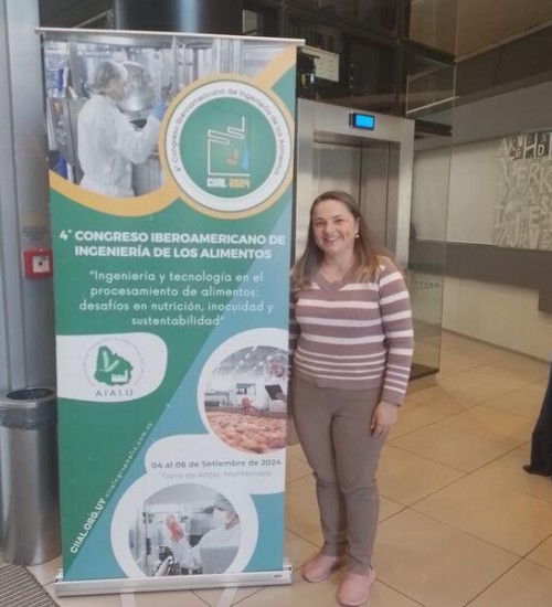 Professora da URI apresenta pesquisas em congresso no Uruguai