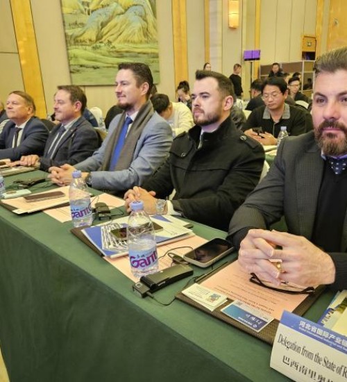 Famurs participa de reunião com a província de Hebei, na China