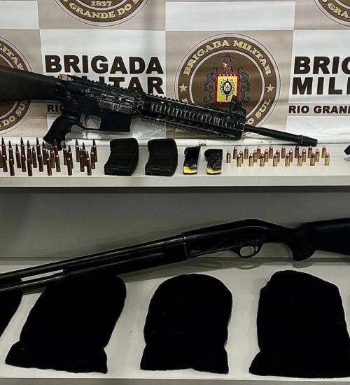BM apreende fuzil, espingarda, pistola e munições em Erechim