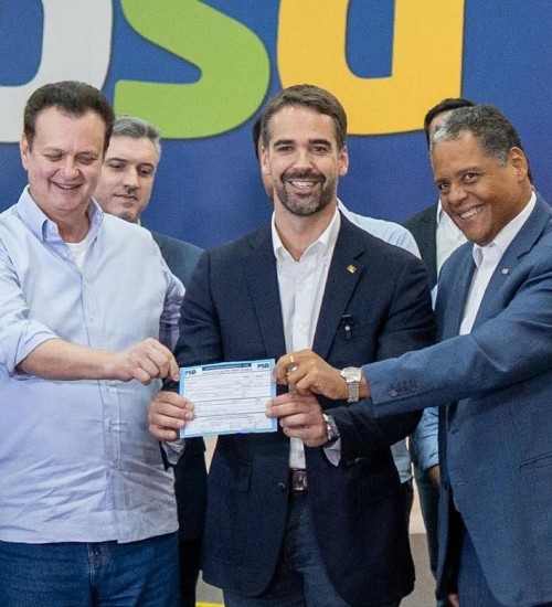 Eduardo Leite se filia ao PSD e assume a presidência do partido no RS