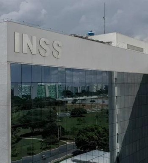 Justiça bloqueia R$ 2,8 bi de envolvidos em descontos ilegais do INSS