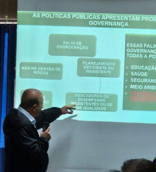 Ministro do TCU palestra para Prefeitos da AMAU