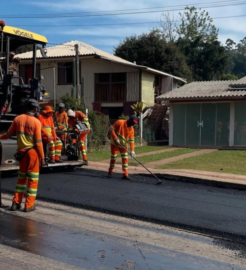 Itatiba do Sul avança em obras de asfaltamento