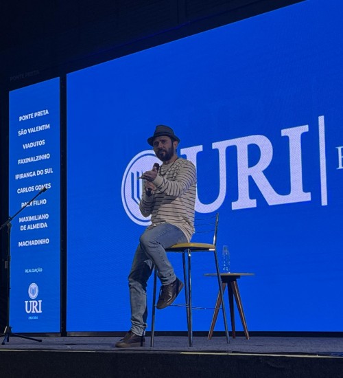Mais de mil educadores da região participam de capacitação na URI