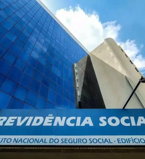 Lula sanciona lei que proíbe descontos em aposentadorias e pensões