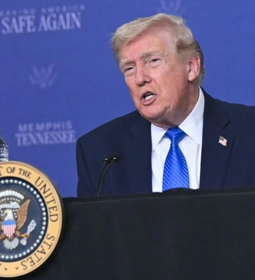 Anúncio de trégua de Trump coloca barril de petróleo abaixo de US$ 100