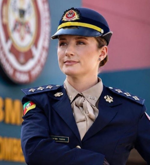 Capitã Thainá Scheleski assume comando do CBM Erechim