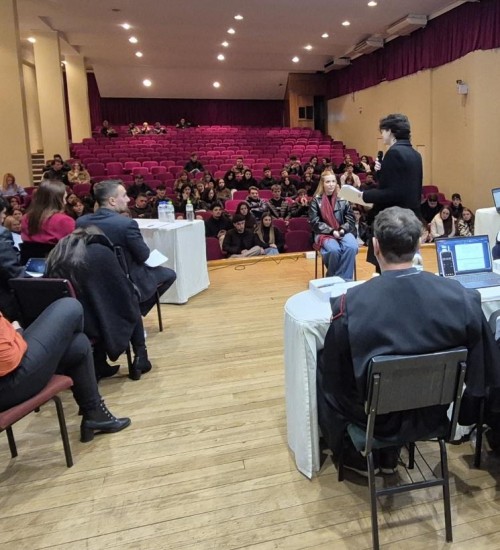 Júri simulado aproxima estudantes da prática jurídica na URI