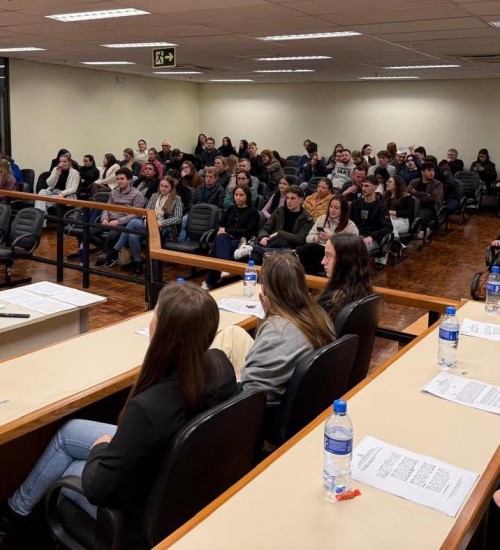 Júri Simulado da URI reúne autoridades no Plenário do Tribunal do Júri