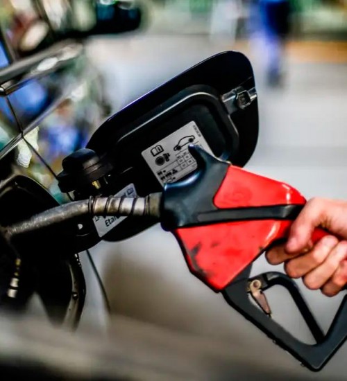 Governo federal deve prorrogar por mais dois meses subsídio à gasolina