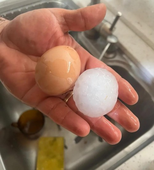 Pedras de granizo do tamanho de um ovo atingem Seara em SC