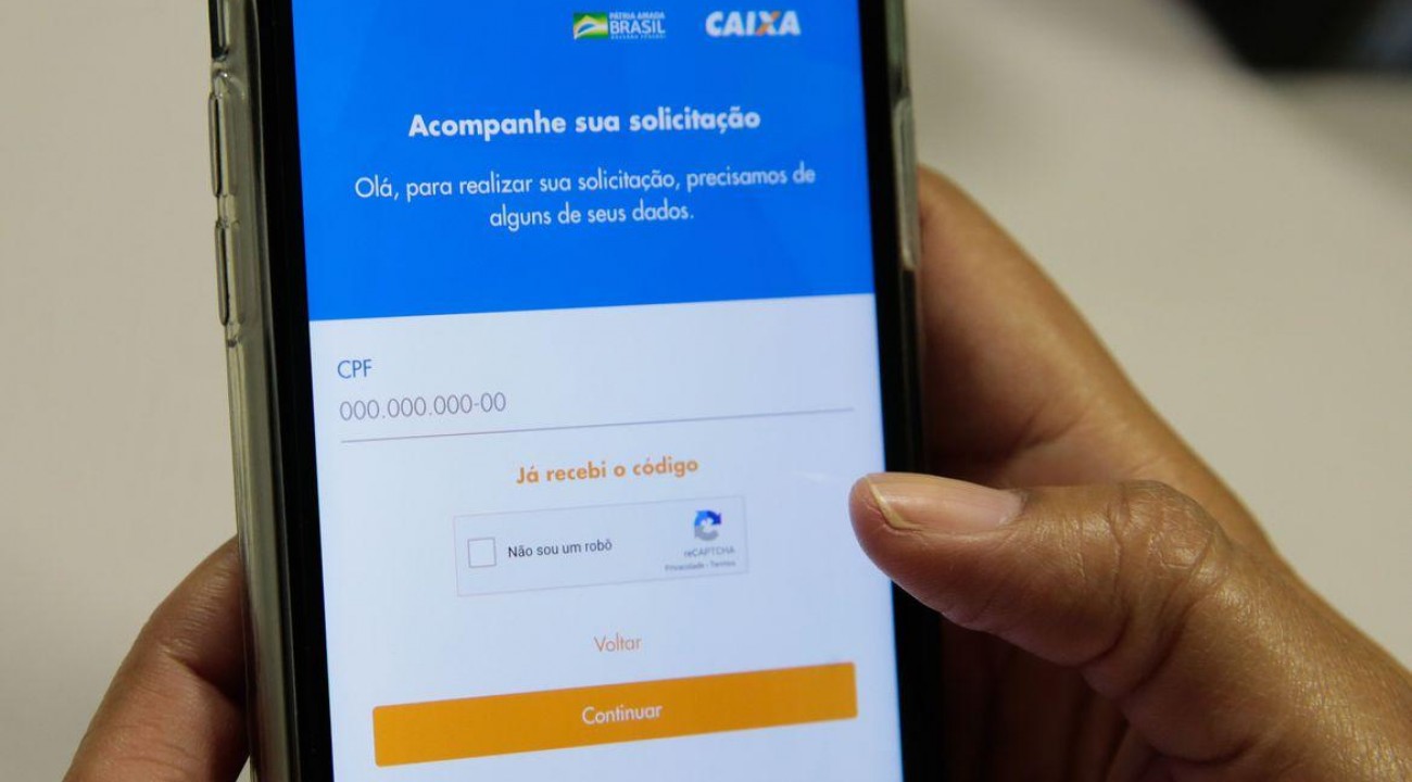 Caixa paga hoje auxílio de R$ 600 para inscritos por aplicativo ou site.