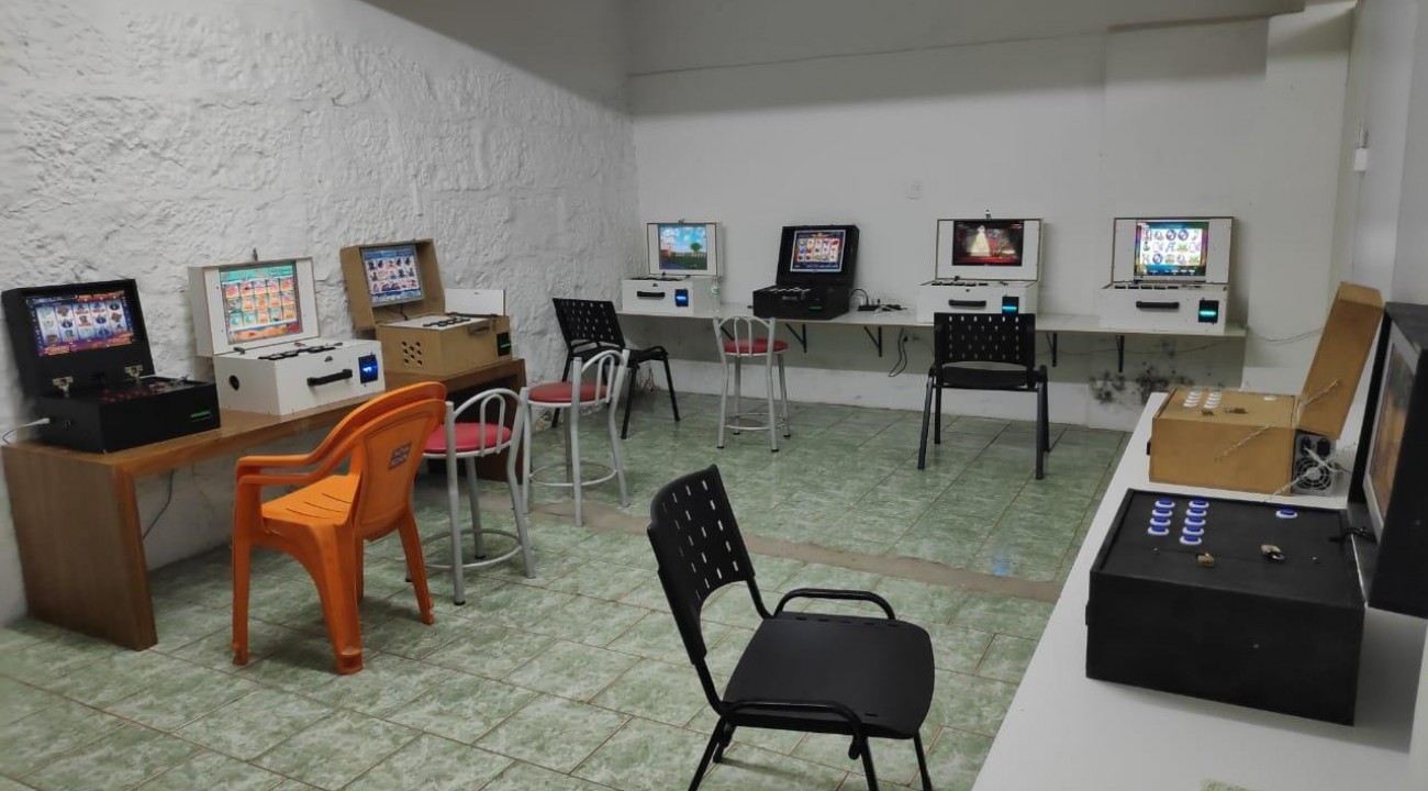 BM apreensão de máquinas de jogos de azar em Erechim.