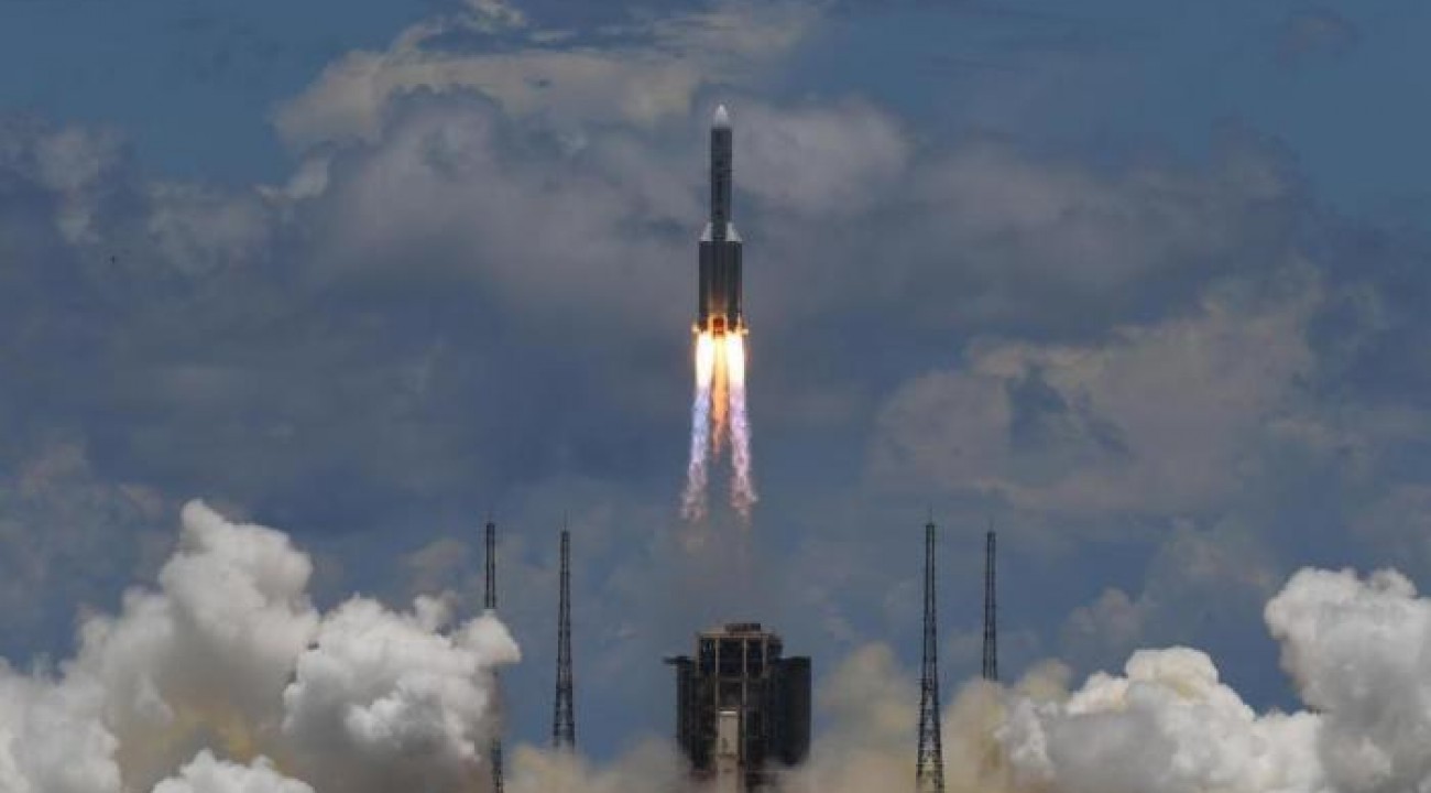 China lança sonda para primeira missão em Marte.