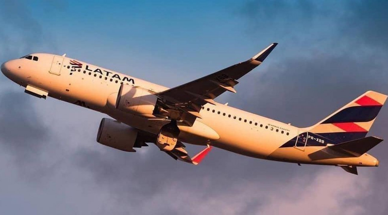 Governo decide reabrir parcialmente fronteiras aéreas do país.