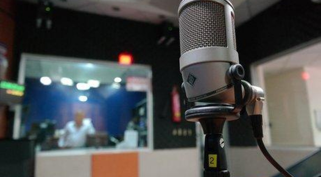 A Voz do Brasil volta para às 19h em emissoras de rádio.