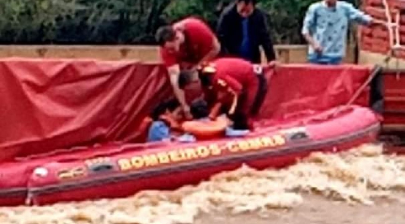 Bombeiros evitam tragédia no Rio Erechim; vídeo.